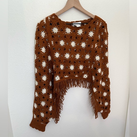 House of Harlow 1960 Sweaters - House of Harlow 1960 Floral Crochet Poncho